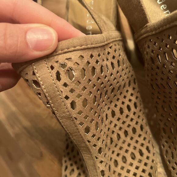 Madden Girl Rango Perforated‎ Slingback Sandals Sand, 8US - Picture 10 of 10